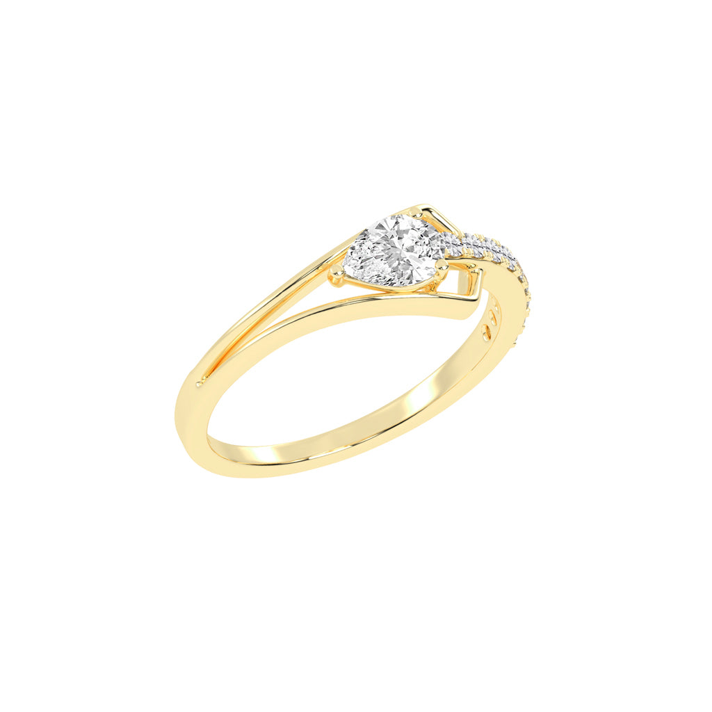 Celestia Curve – Teardrop Elegance Ring