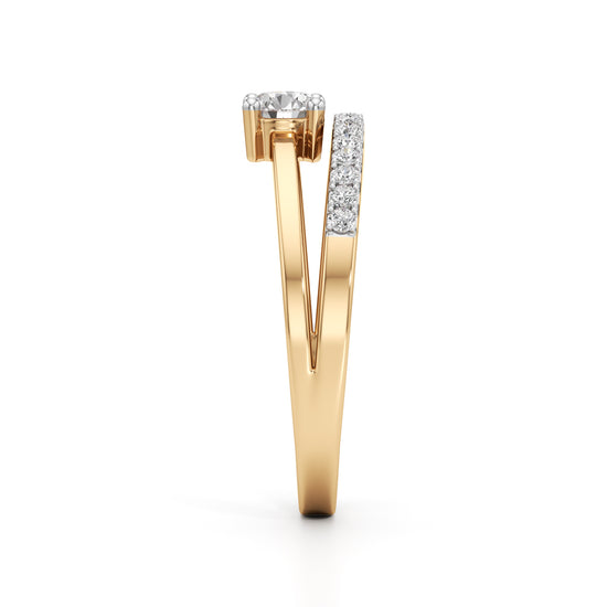 Delicara Split Shank Delicateround Cut Ring