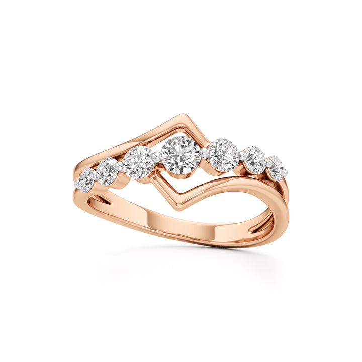 Graduated Diamond V-Band Ring